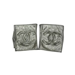 CHANEL CC Logo Metallic Silver Fingerless Gloves - Size 7